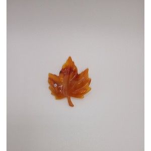 Avon Dew Touch Clear Rhinestone Maple Leaf  Pin Vintage 1985 Signed